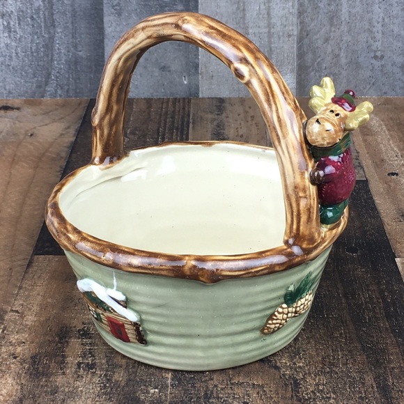 St. Nicholas Square Heartland Moose Handle Basket - Picture 2 of 11